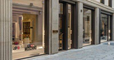 Милан - Moschino открыл магазин в отреставрированном дворце XVIII века - focus.ua - Украина - Италия - Франция - Дворец