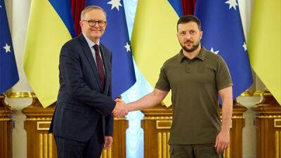 Владимир Зеленский - Австралия дополнительно предоставит Украине 14 БТР и 20 бронемашин «Bushmaster» - bin.ua - Украина - Киев - Австралия