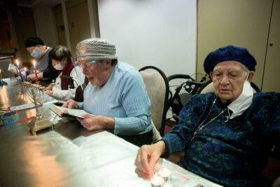 Правительство поможет пожилым в поиске работников по уходу - news.israelinfo.co.il - Израиль