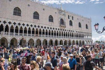 Венеция первой из мировых туристических центров ввела плату за въезд в город - lenta.ua - Украина - Венеции - Венеция - Барселона