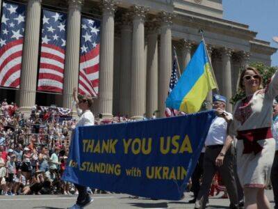 Оксана Маркарова - Украинская колонна впервые приняла участие в параде в День независимости США в Вашингтоне - unn.com.ua - США - Украина - Киев - Вашингтон