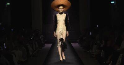 В Schiaparelli показали платье, созданное из 60,5 тыс. жемчужин (видео) - focus.ua - Украина - Париж