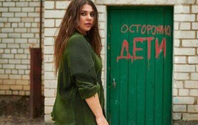 Злата Огневич - Александра Зарицкая - Виталий Ким - Фронтвумен KAZKA выступила для бойцов ВСУ - korrespondent.net - Украина - Николаев - Одесса
