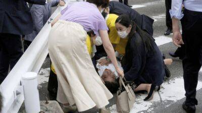 Синдзо Абэ - На экс-премьера Японии совершили покушение - pravda.com.ua - Япония - Нара - Reuters