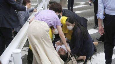 Синдзо Абэ - Хирокадзу Мацуно - В Японии стреляли в бывшего премьера Синдзо Абэ. Возможно, он убит - svoboda.org - Япония - Нара