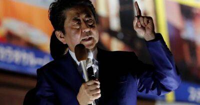 Синдзо Абэ - На экс-премьера Японии Синдзо Абэ совершено покушение, у него остановка сердца - rus.delfi.lv - Япония - Латвия - Нара