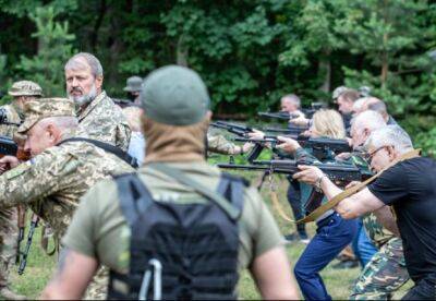 Хочемо миру, тому мілітаризуємось: у Києві почали проводити військові навчання для цивільних - facenews.ua - Украина - місто Києва