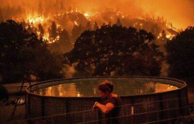 Ньюсом Гэвин - Два человека погибли в результате крупнейшего лесного пожара в Калифорнии в этом году - unn.com.ua - США - Украина - Киев - шт. Калифорния - Los Angeles