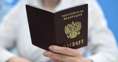 "Паспорт РФ – привилегия и необходимость", – как россияне убеждают украинцев получать документ - focus.ua - Россия - Украина - Крым - Запорожская обл. - Энергодар - Херсонская обл. - Херсонская Область