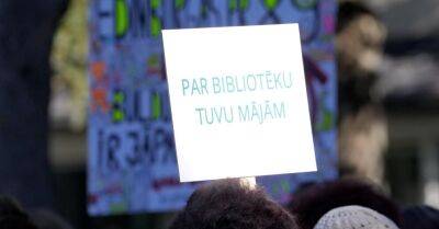 ФОТО. В Юрмале жители протестуют против закрытия библиотек - rus.delfi.lv - Латвия - Культура