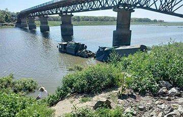 Россияне пытались форсировать реку на Харьковщине и утопили технику - charter97.org - Белоруссия