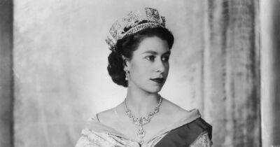 Елизавета II - королева Виктория - король Георг VI (Vi) - Топ-5 впечатляющих корон в истории монархий - focus.ua - Норвегия - Украина - Англия