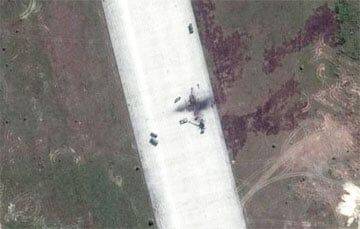 Сгорел самолет: новые снимки разгрома на аэродроме под Гомелем - charter97.org - Украина - Белоруссия - Гомель