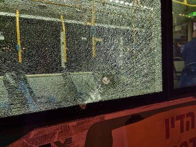 Возле Стены Плача в Иерусалиме неизвестный расстрелял автобус. Ранены семь человек, включая беременную женщину - gordonua.com - Украина - Израиль - Палестина - Иерусалим - Нападение