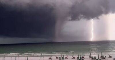 Гнев Посейдона. У берегов Флориды над океаном поднялся гигантский водяной смерч (видео) - focus.ua - США - Украина - шт.Флорида