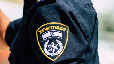 В патрульных машинах и в кабинетах: около 100 полицейских пожаловались на сексуальные домогательства за полгода - vesty.co.il - Израиль