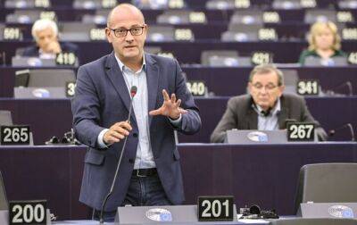 Роберта Метсола - Европарламент призвал Еврокомиссию запретить экстрадицию в РФ - korrespondent - Россия - Украина - Турция - Швеция - Финляндия - Болгария - Ес