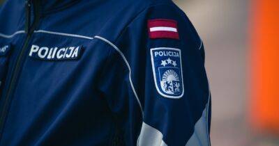 Эгилс Левитс - В Латвии полиция расследует дела о краже украинских флагов и повреждении автомобилей - dsnews.ua - Россия - Украина - Латвия