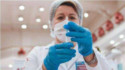 В Таджикистане проходит ревакцинация медработников от коронавируса - koronavirus.center - Таджикистан