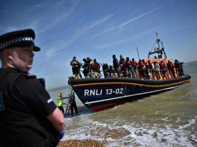 В Великобритании фиксируют рекордный наплыв мигрантов через Ла-Манш - unn.com.ua - Украина - Киев - Англия - Франция - Руанда - Великобритания