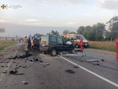 В Ивано-Франковской автобус попал в ДТП: один человек погиб, 16 пострадали - gordonua.com - Украина - Ивано-Франковская обл.