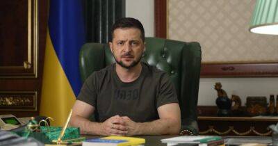 Владимир Зеленский - "Держитесь подальше от российских военных объектов": Зеленский обратился к украинцам в Крыму (видео) - focus.ua - Россия - Украина - Крым - Харьковская обл.