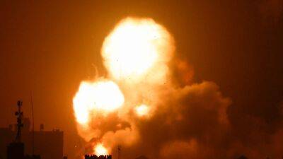 Яир Лапид - Бенни Ганц - Израиль нанес удар по сектору Газа, конфликт в регионе обостряется - svoboda.org - Израиль - Газ