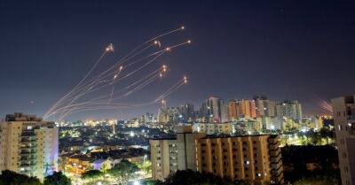 Яир Лапид - Беня Ганц - По Израилю выпустили не менее 160 ракет после удара по сектору Газа - rus.delfi.lv - Израиль - Иран - Латвия - Газ