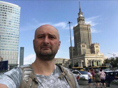 Владимир Зеленский - У хороших россиян бомбануло из-за предложения Зеленского депортировать их на родину – сравнивают себя с евреями, бежавшими от Гитлера. Но вы как раз немцы - gordonua.com - Россия - Украина - Германия - Польша - Берлин - Голландия