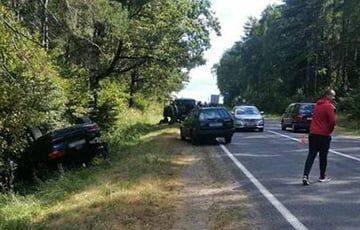 Под Волковыском Audi сбила двух работников лесхоза при обгоне - charter97.org - Белоруссия - район Зельвенский - Волковыск