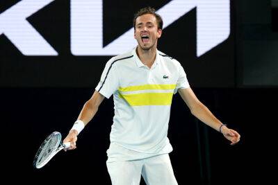 Шамиль Тарпищев - Даниил Медведев - Карлос Алькарас - Тарпищев предположил, когда Медведев сможет вернуться на первую строчку рейтинга ATP - sport.ru - Россия - США - Париж