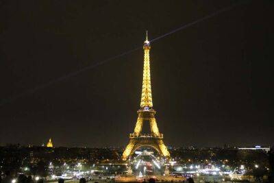 Символ Парижа «відключатимуть» на годину раніше - lenta.ua - Украина - місто Париж