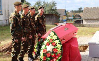На Слонимщине перезахоронили останки семи воинов - grodnonews.by - Белоруссия