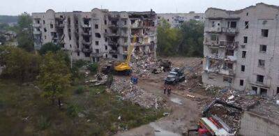 В Изюме начали разбирать завалы домов: под ними могут быть тела (видео) - objectiv.tv - Россия - Украина - Изюм - Гсчс