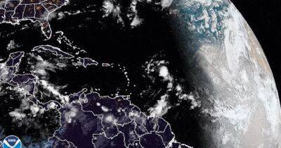 Тихий август: впервые за 25 лет не было ни одного названного шторма в Атлантике - focus.ua - Украина