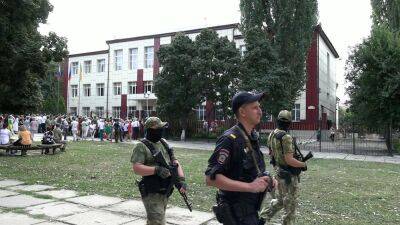 Блогер - Російські окупанти під час відступу збираються прикриватися школярами, - луганський блогер - vchaspik.ua - Украина - ЛНР - Росія