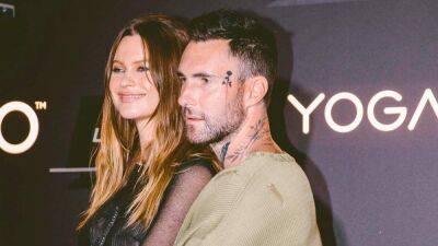Page VI (Vi) - Солист Maroon 5 изменял жене с 23-летней моделью и хочет назвать сына ее именем - 24tv.ua - Техас