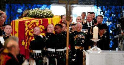 принц Уильям - Елизавета II - принц Гарри - королева Елизавета - принц Филипп - принцесса Маргарет - На похоронах королевы Елизаветы прозвучал киевский кондак, который перепутали с российским - focus.ua - Украина