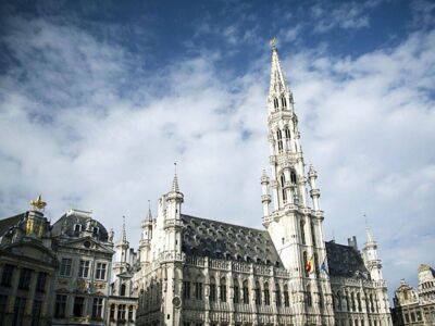 король Филипп - В Брюсселе отключили подсветку королевского дворца для экономии электричества - smartmoney.one - Бельгия - Брюссель