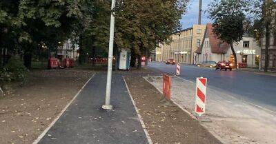 Мартиньш Стакис - Убрали появившийся посреди пешеходного тротуара столб на улице Калнциема - rus.delfi.lv - Рига - Латвия