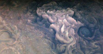 Как глазурь на кексе. Ученые получили новые фото Юпитера с невероятной детализацией (видео) - focus.ua - Украина