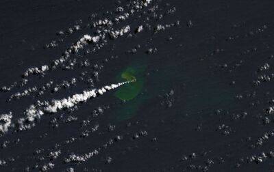 У Тихому океані утворився острів, який швидко збільшується: NASA показало фотографію - rbc.ua - Украина - Україна - Тонга