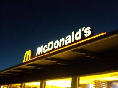 McDonald's возобновляет работу еще 7 ресторанов в Киеве: доставка заработает на правом берегу - minfin.com.ua - Украина - Киев