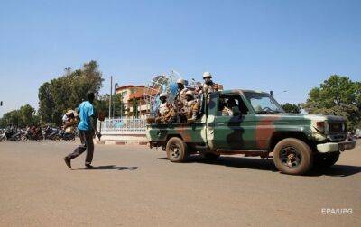 В Буркина-Фасо террористы напали на военный конвой - korrespondent.net - Украина - Буркина-Фасо - Нападение