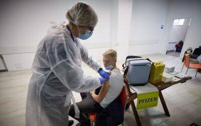 Украина получила от Швеции более 500 тысяч доз вакцины Pfizer - korrespondent.net - Украина - Польша - Швеция