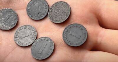 Генрих Гиммлер - Сокровища Гитлера весом 28 тонн: в польском дворце нашли монеты из клада эсэсовцев (фото, видео) - focus.ua - Украина - Германия - Польша - На