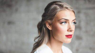 Как сделать глаза более выразительными с помощью макияжа: женские уловки - 24tv.ua