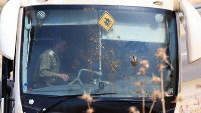 Бенни Ганц - Террористы расстреляли израильский автобус на Западном берегу: семь человек получили ранения - unn.com.ua - Украина - Киев - Израиль - Палестина - Восточный Иерусалим - Хеврон