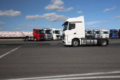В августе новых грузовых автомобилей было куплено на 7% больше, чем в июле - autostat.ru - Камаз