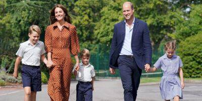 принц Уильям - Кейт Миддлтон - принц Джордж - принц Луи - принцесса Шарлотта - Важный семейный выход. Принц Уильям и Кейт Миддлтон отвели детей в новую школу - nv.ua - Украина